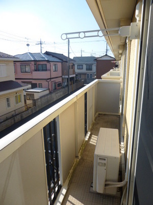 Balcony. Laundry Let's dry in here.