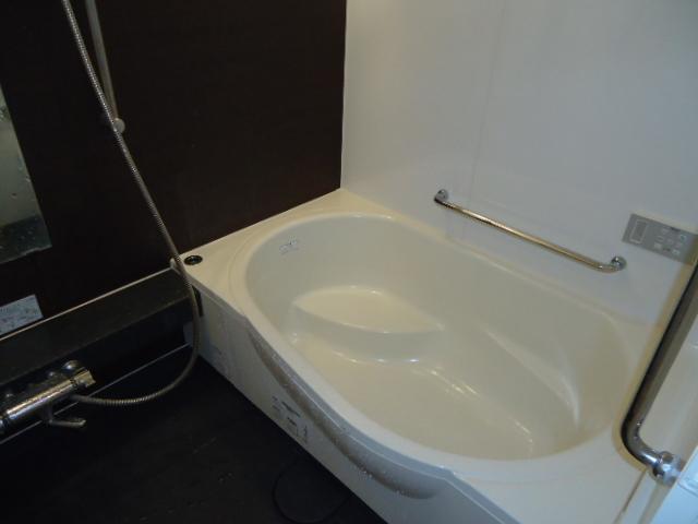 Bathroom. Room (August 2013) Shooting ventilation ・ heating ・ It is with dryer.