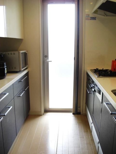 Kitchen. Room (August 2013) Shooting