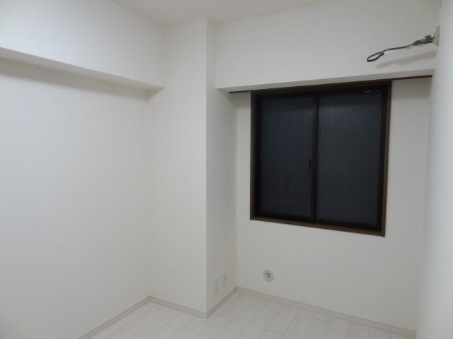 Non-living room. Indoor (10 May 2013) Shooting