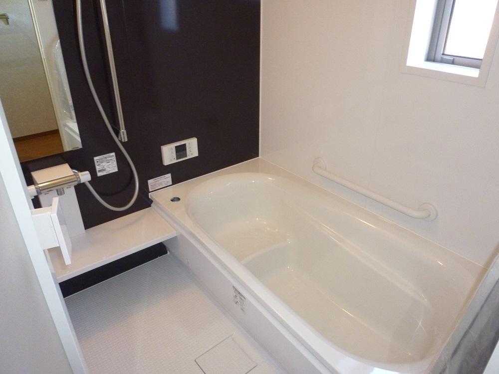 Bathroom. Indoor (12 May 2013) Shooting