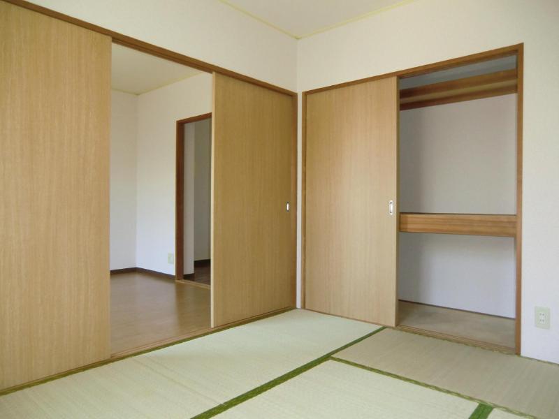 Other room space. Tatami room It is still good