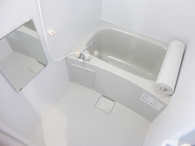 Bath. With ventilation fan (strength switchable)