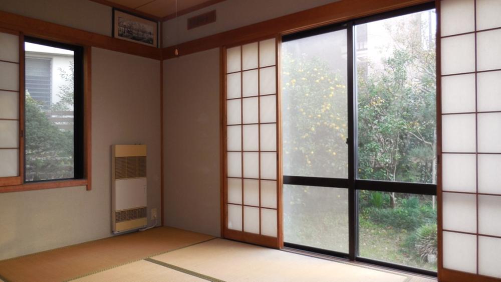 Non-living room. 1F Japanese-style room