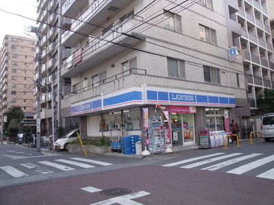 Convenience store. 200m to Lawson (convenience store)