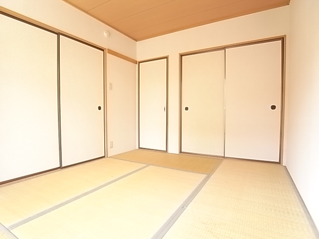 Other room space. Day good Japanese-style room !!