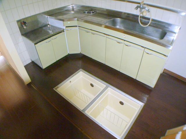 Kitchen. Underfloor Storage is also easy to use Tsuite two L-shaped kitchen