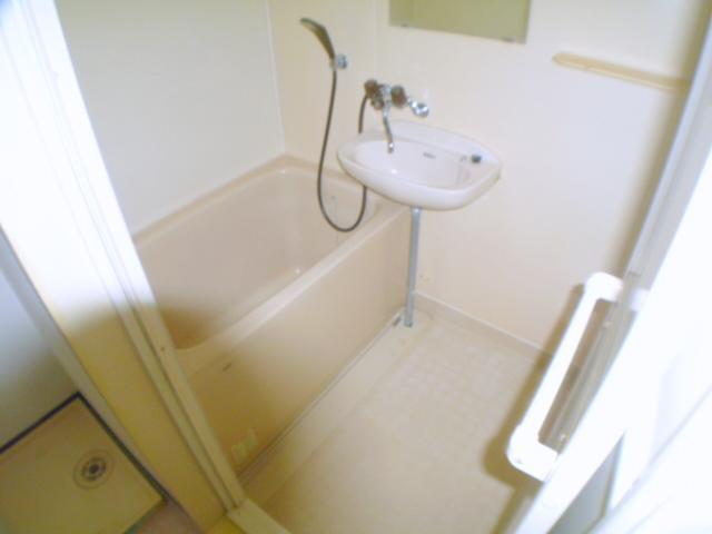 Bath. Comfortable bathroom