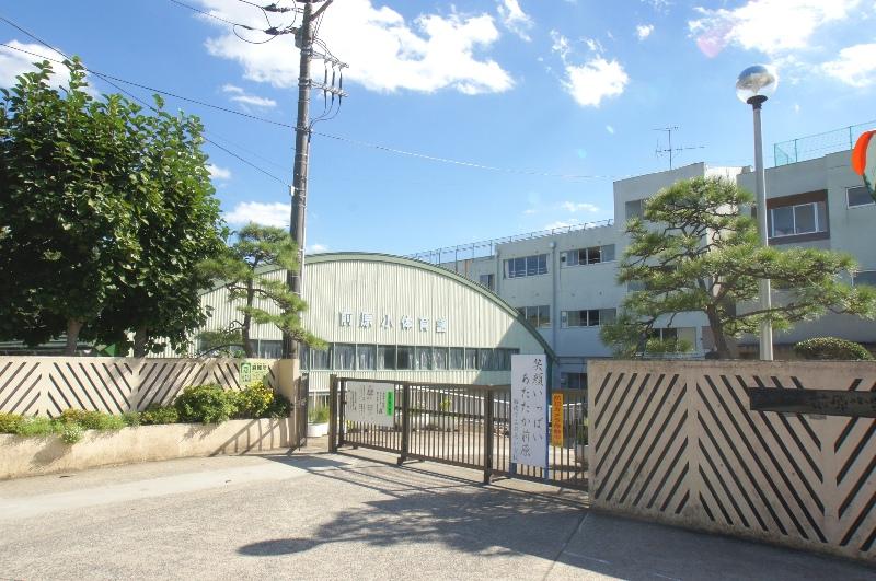 Primary school. Also in the 320m 1 grade to municipal Maehara Elementary School, Attend a closeness with confidence.
