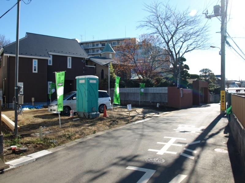 Local photos, including front road. Local (12 May 2013) Shooting