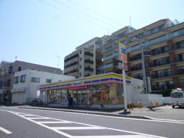 Convenience store. MINISTOP up (convenience store) 346m