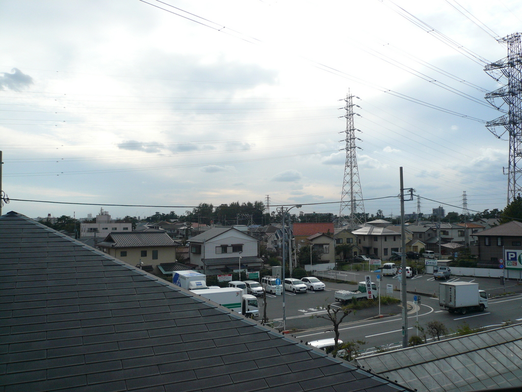 Balcony. It is a good view of the day and the view. (The other room)