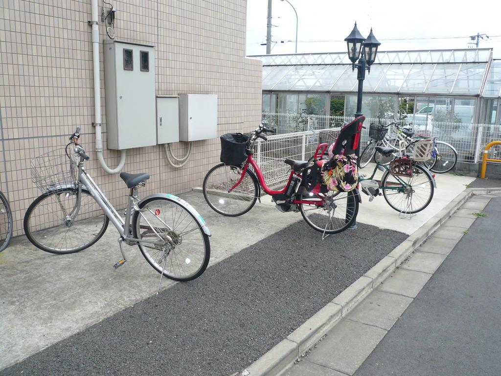 Other common areas. Is a bicycle parking lot! ! 