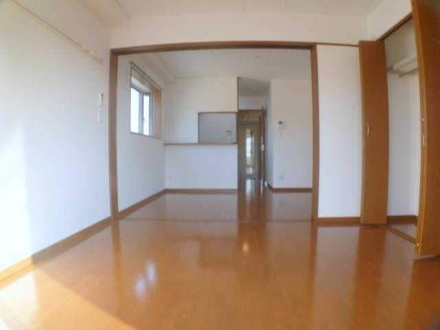 Living and room. Of clean flooring 1LDK