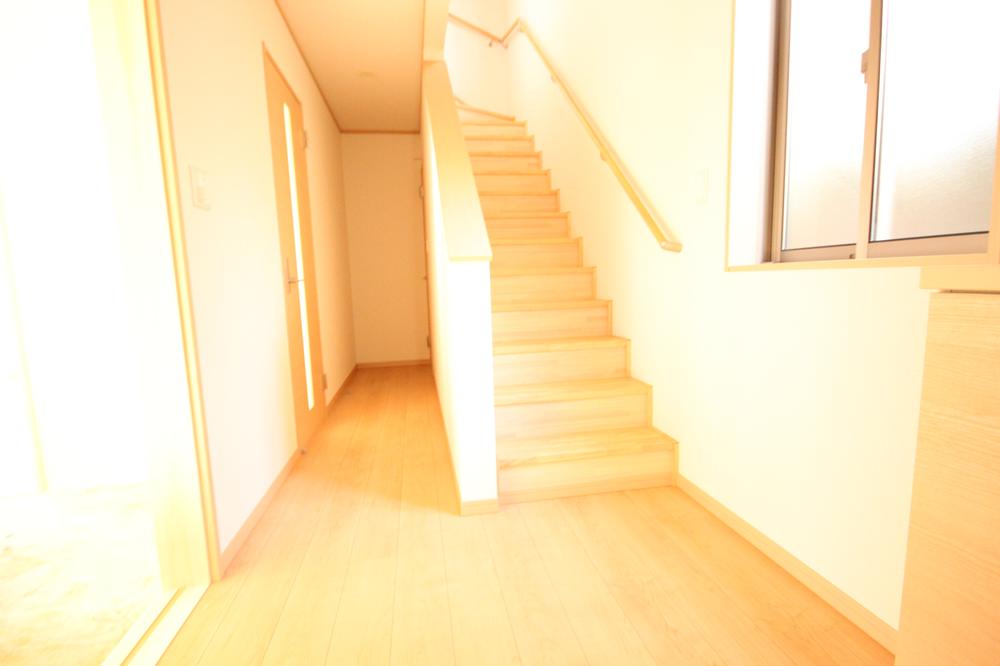 Entrance. Shooting the room from the front door