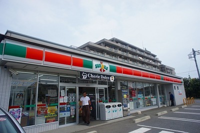 Convenience store. (Convenience store) to 517m