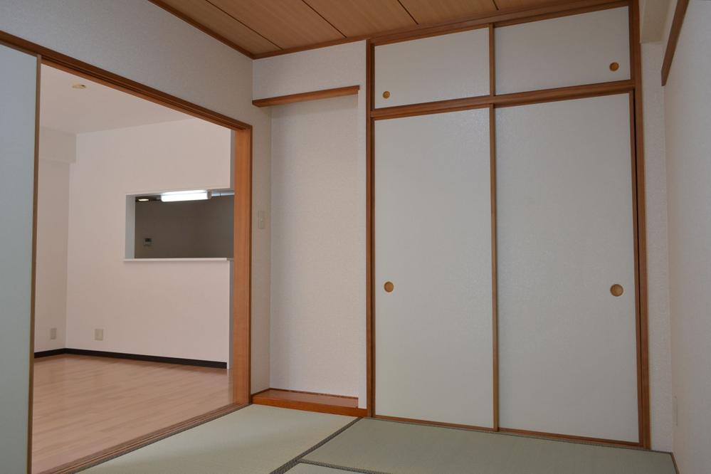 Non-living room. Indoor (11 May 2013) Shooting