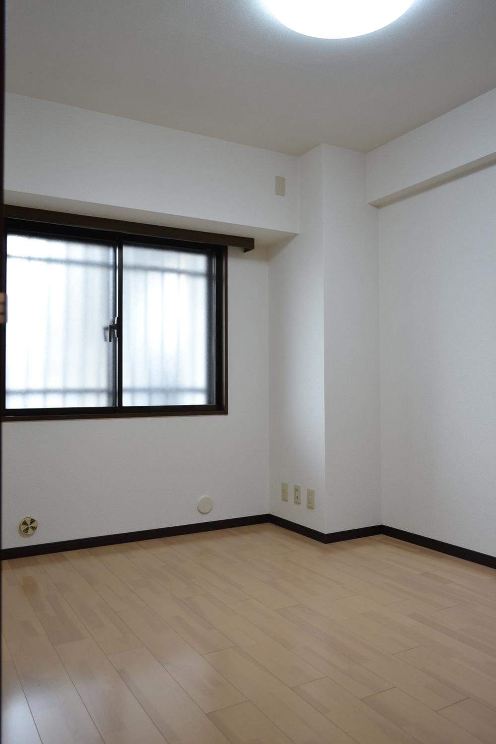 Non-living room. Indoor (11 May 2013) Shooting