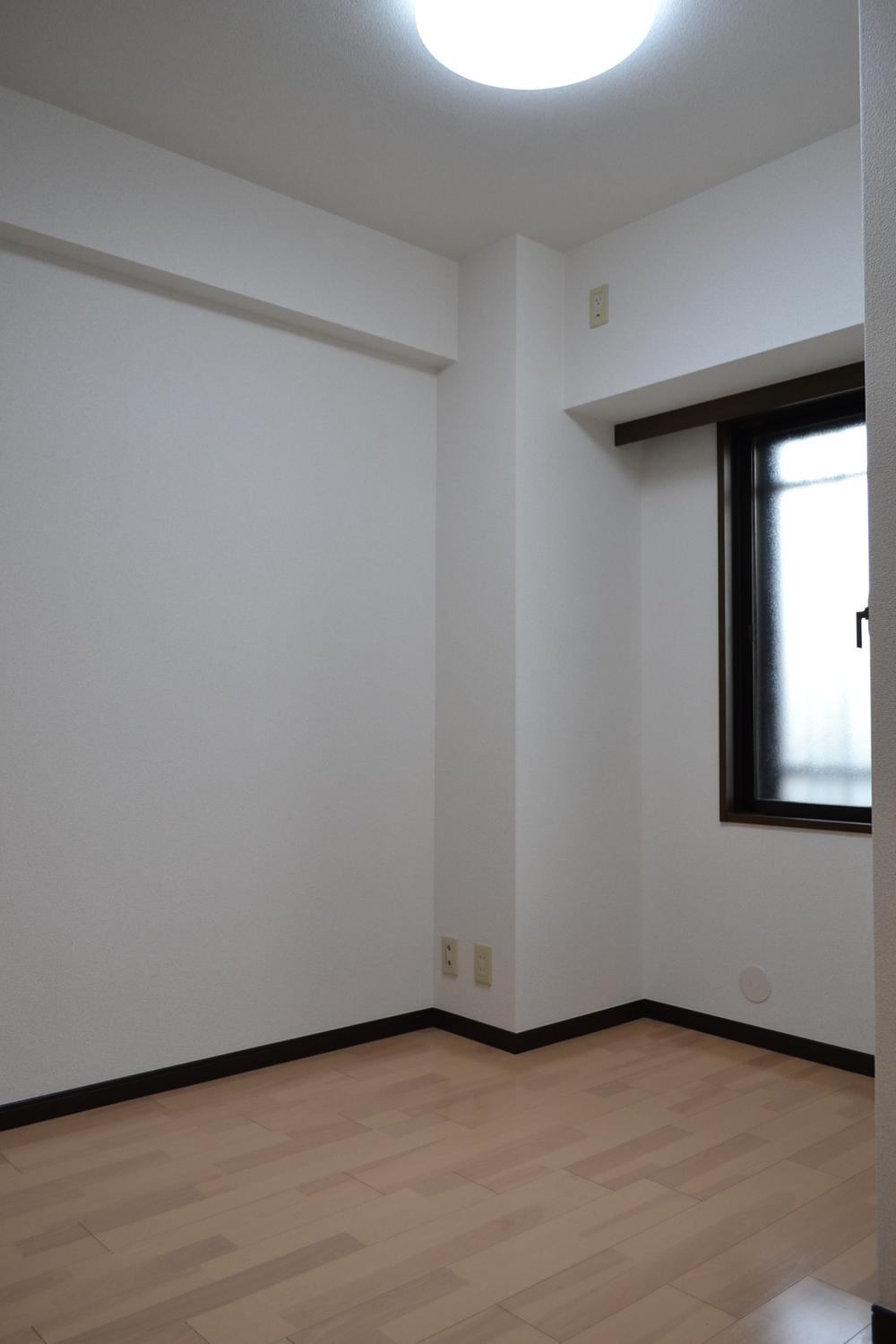 Non-living room. Indoor (11 May 2013) Shooting