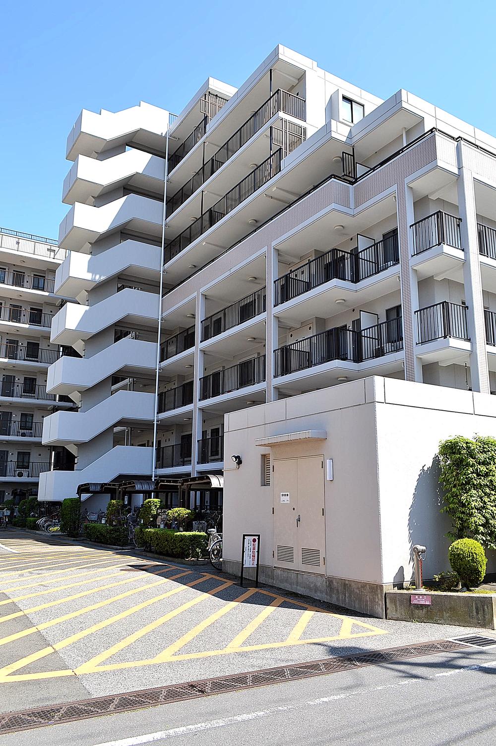 Local appearance photo. Local (11 May 2013) Shooting