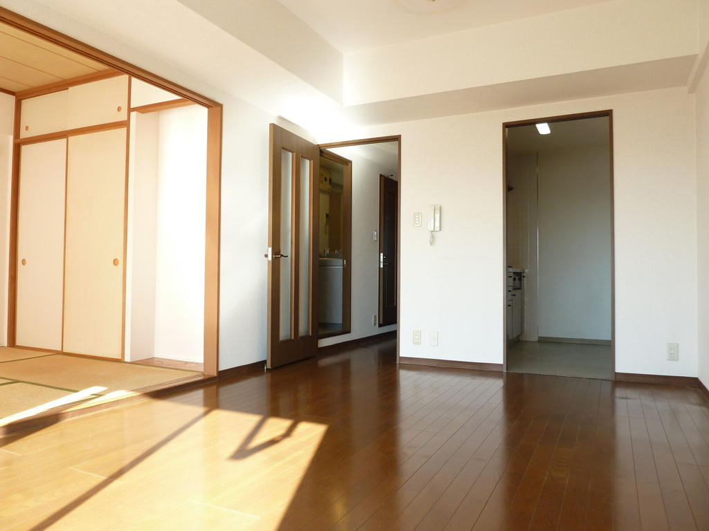 Other room space. Interior also shine spacious room