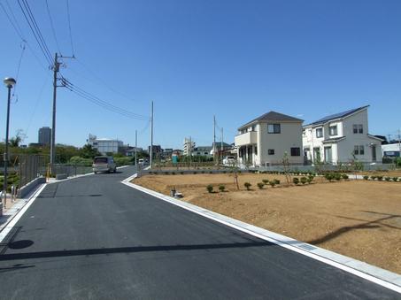 Local of just construction has been completed (October 2013 shooting). Open exclusive location, Compartment attractive