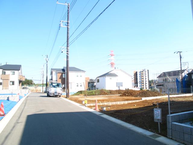 Local photos, including front road. Tobu Noda Line "Tsukada," a 5-minute walk to the station