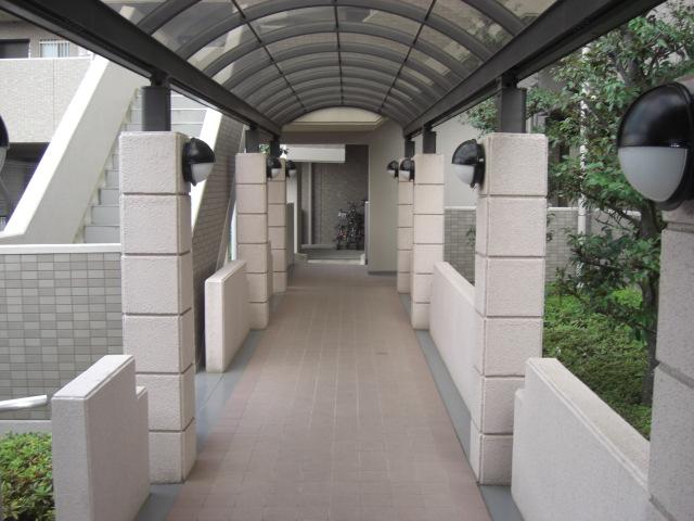 Entrance. Local (July 2013) Shooting