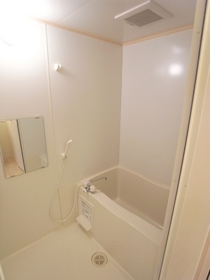 Bath. Typical indoor photo bus ・ It can be used widely the toilet by a so Bathing. 