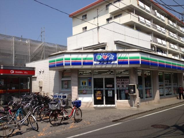 Convenience store. Until the Three F 860m