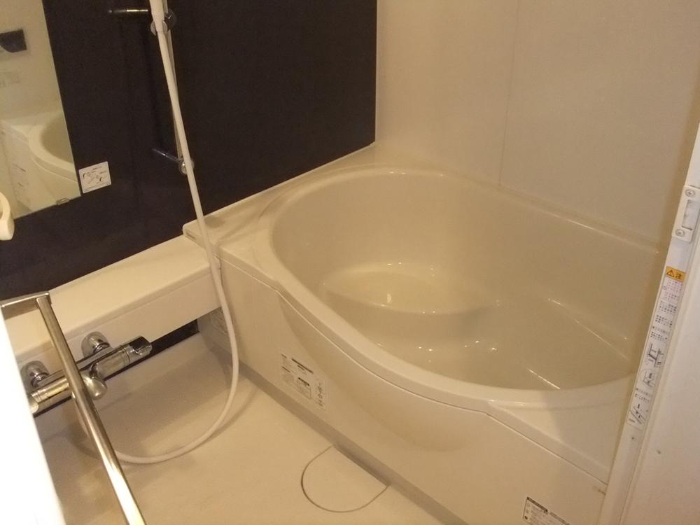 Bathroom. Indoor (10 May 2013) Shooting