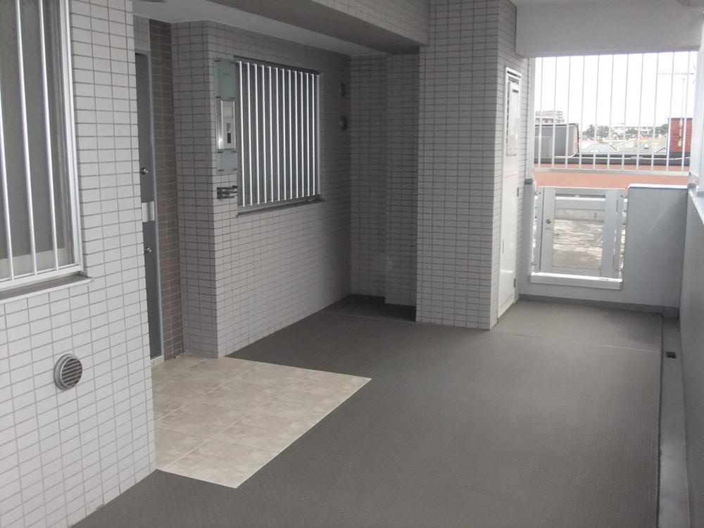 Other. 7.69 sq m of porch