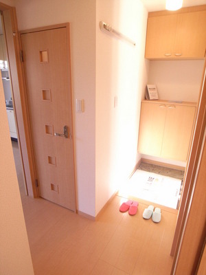Entrance. Equipped shoebox is the entrance side ☆ 
