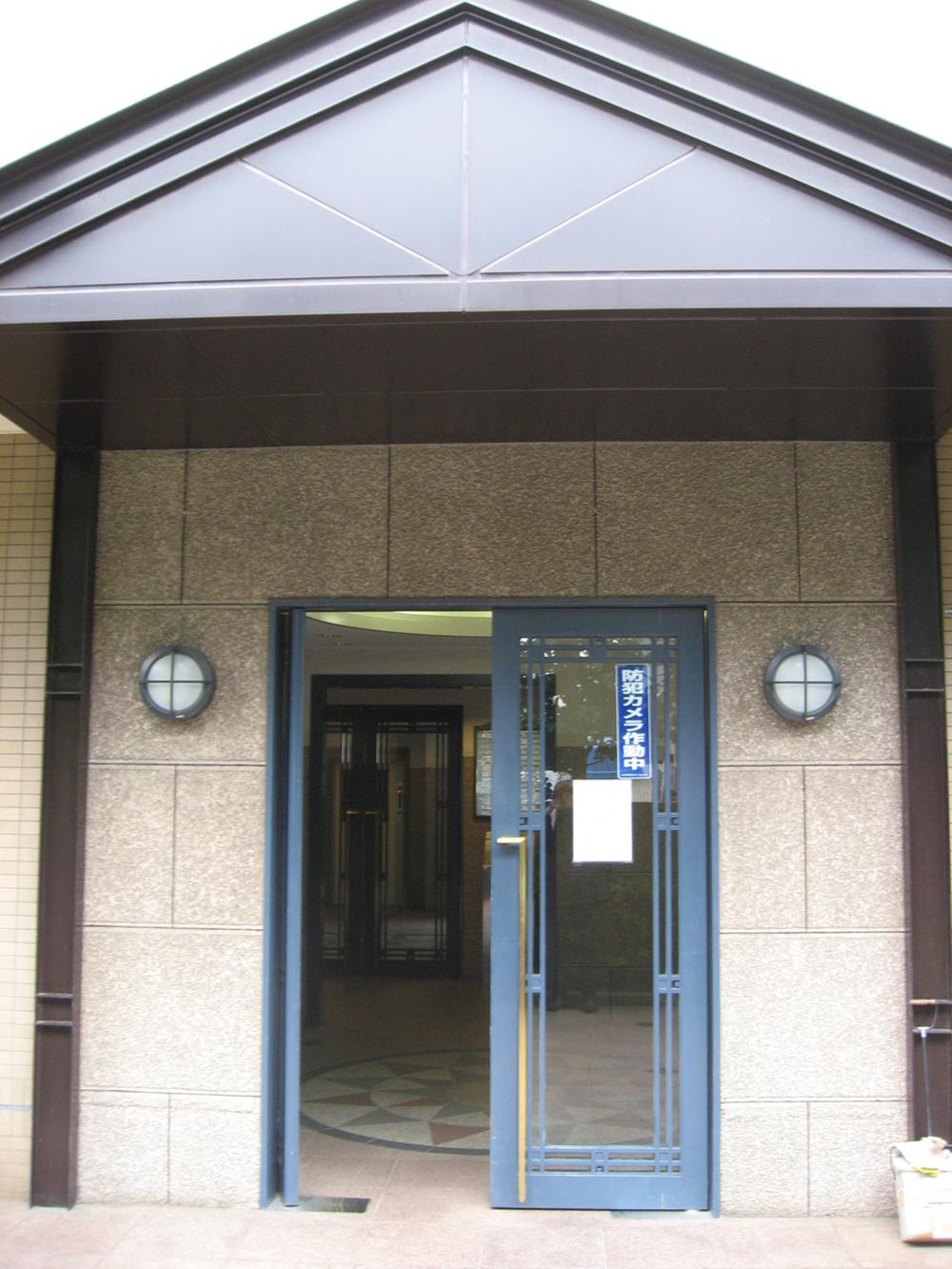 Entrance. Common areas