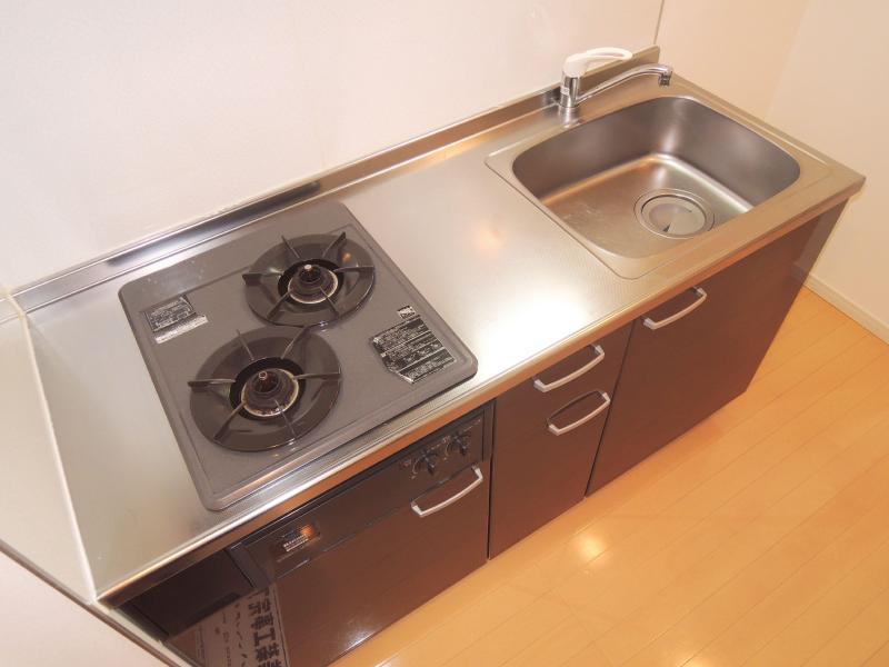 Kitchen. Cooking space is also widely and easy to use kitchen. 