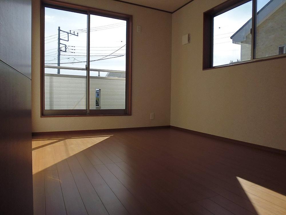 Same specifications photos (living)