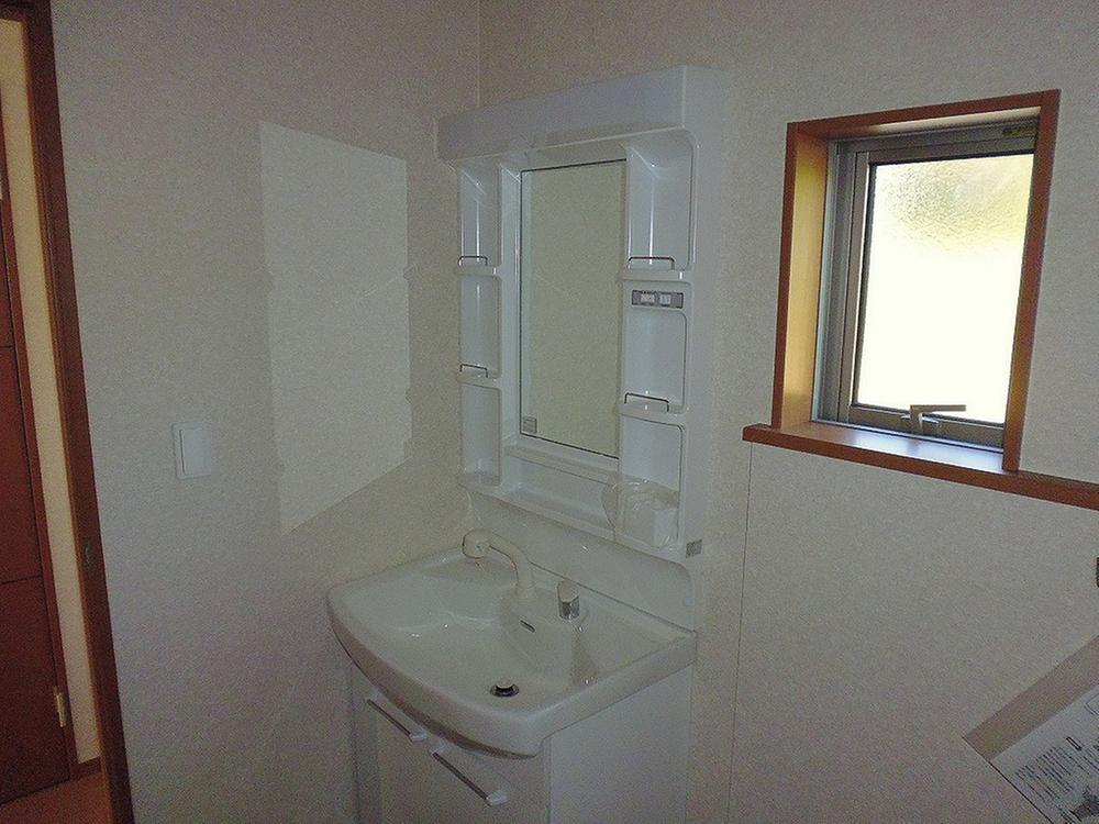 Wash basin, toilet. Same specifications