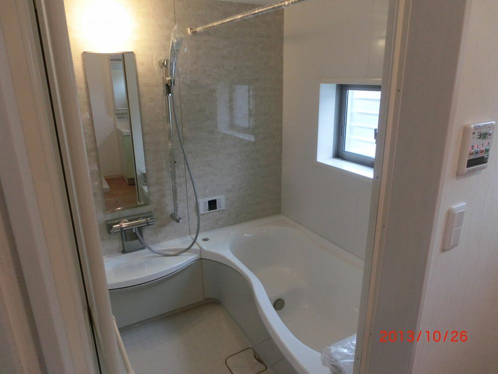 Bathroom. Indoor (10 May 2013) Shooting