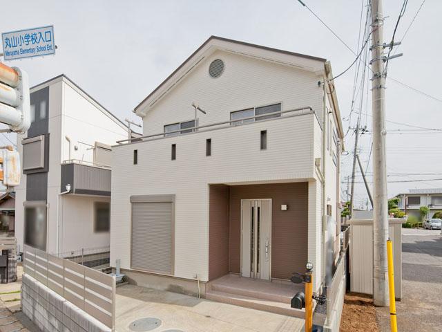 Local appearance photo. Than building south