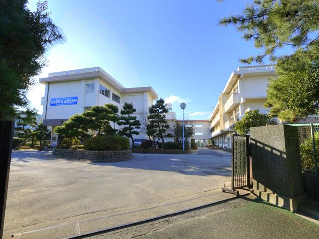 Junior high school. 800m to Funabashi Municipal Miyamoto Junior High School