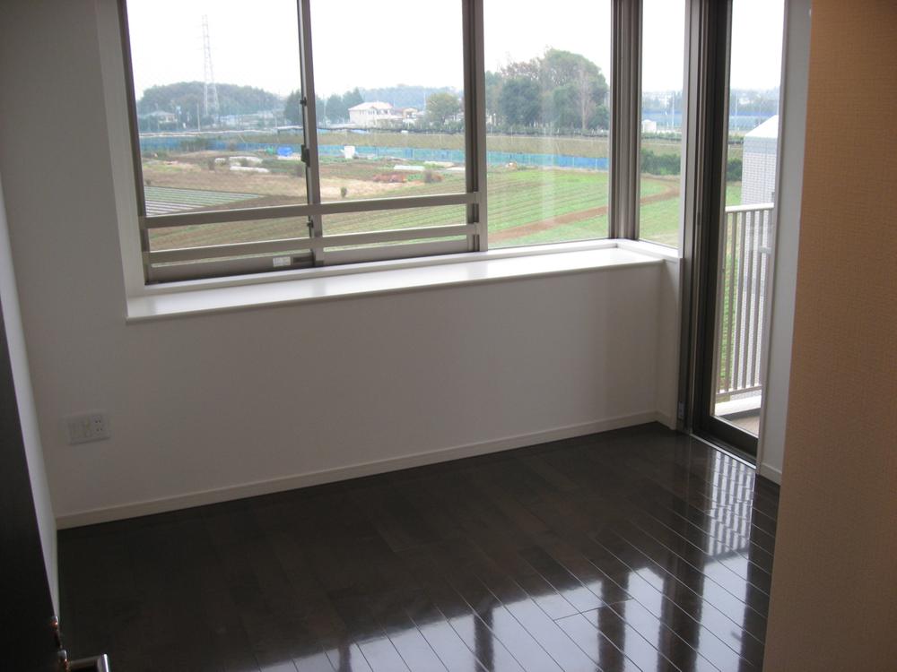 Non-living room. Is good feeling green is spread on the outer.