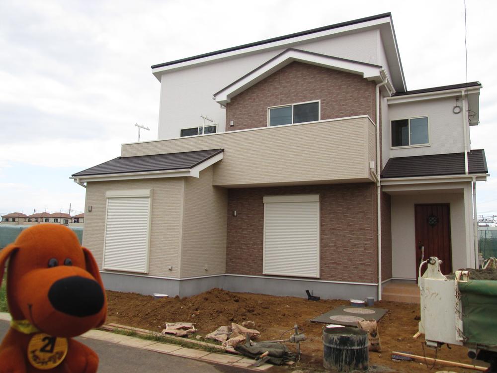 Local appearance photo. 31 Building