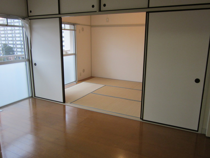 Other room space. Adjacent of the Japanese-style room 6 tatami