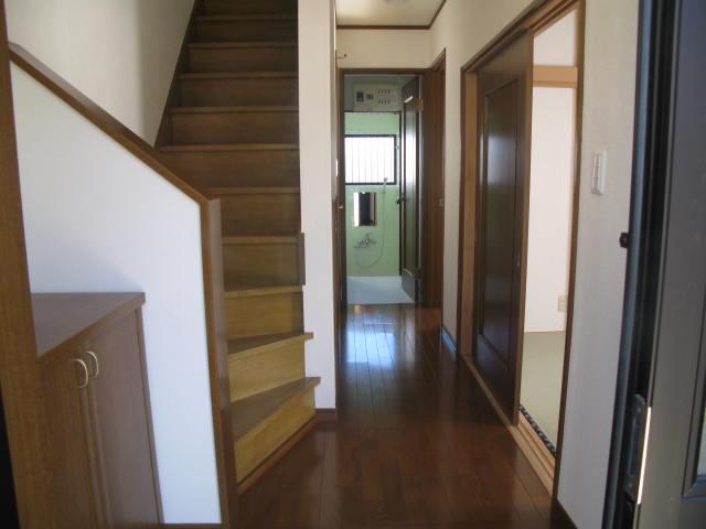 Entrance. Entrance in is also very beautiful. 6 tatami Japanese-style room is on the right hand side