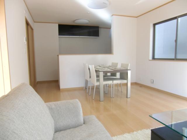 Same specifications photos (living)