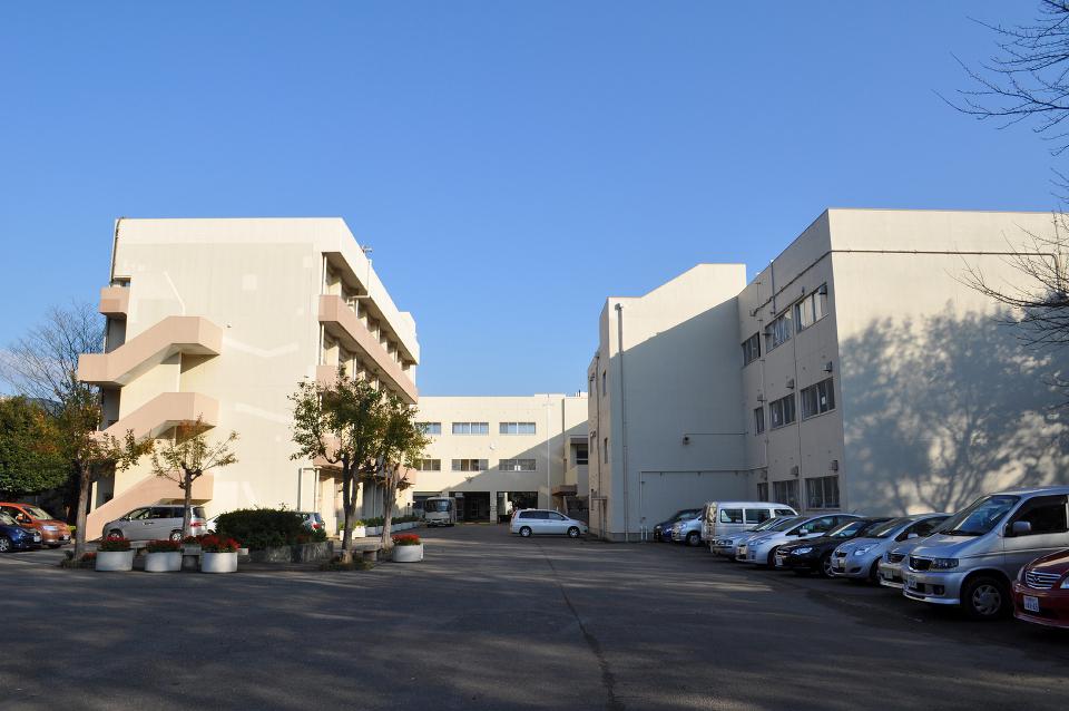 Junior high school. Tsuboi 900m until junior high school