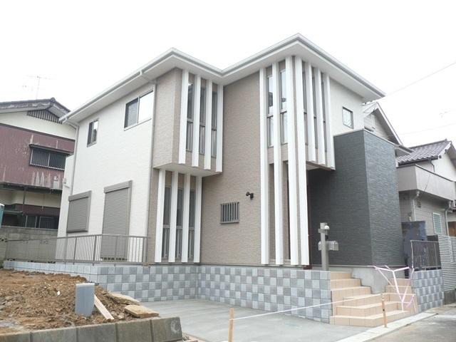 Local appearance photo. Local (11 May 2013) Shooting