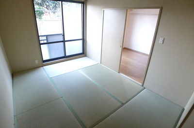 Living and room. Japanese-style room 6 quires