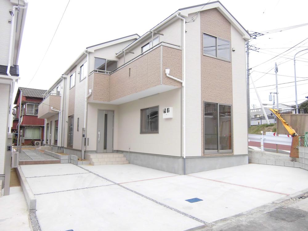 Sale already cityscape photo. The back of the building is the home of the introduction this time