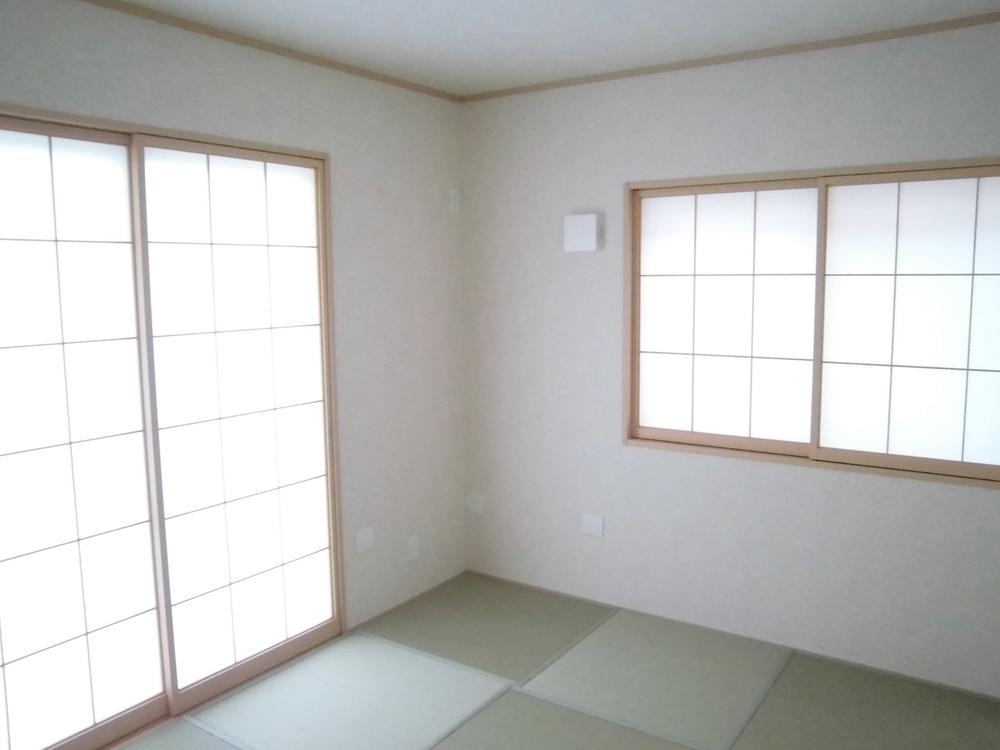 Non-living room. Is a Japanese-style room